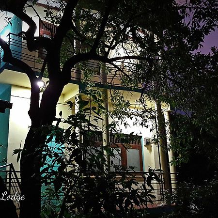 City Centre Lodge Ponnarankulama Экстерьер фото
