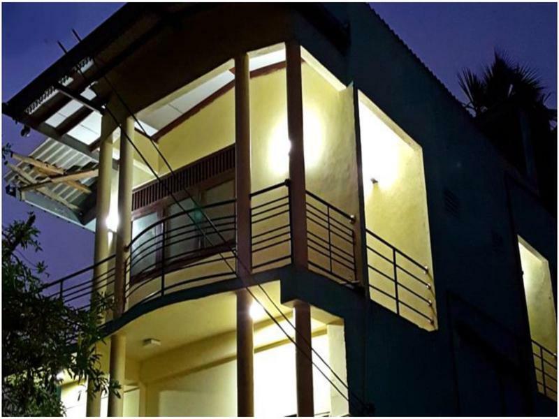 City Centre Lodge Ponnarankulama Экстерьер фото
