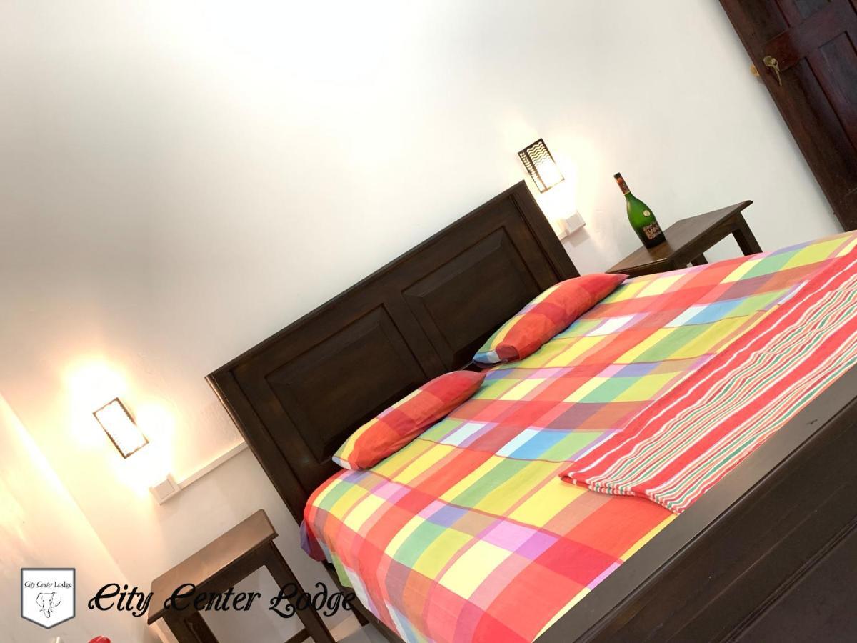 City Centre Lodge Ponnarankulama Экстерьер фото
